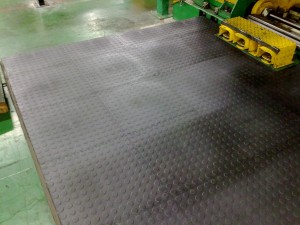 Industrial raised medallion mat 4